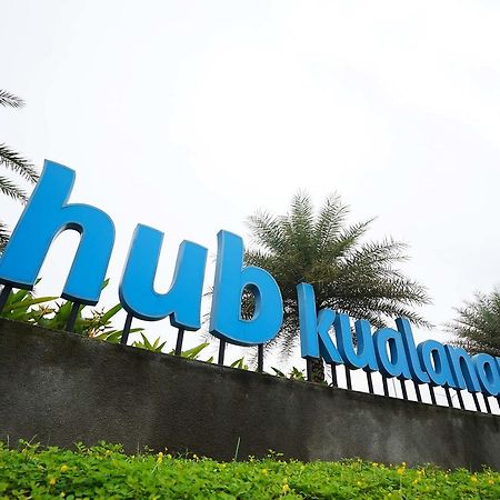 The Lively Hotel Kualanamu Medan Exterior photo